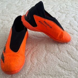 Adidas predator kids size 3 turf shoe